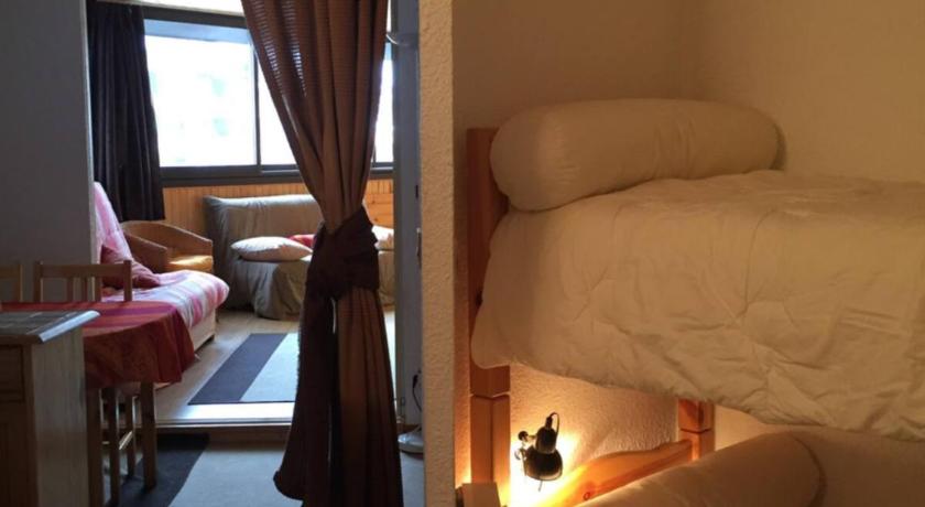 Studio isola 2000 st claire