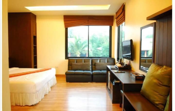 Image of Grace River View Suite 4