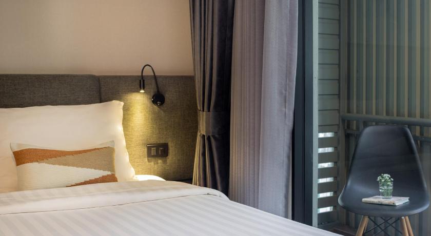 Image of Deluxe Queen Room 15