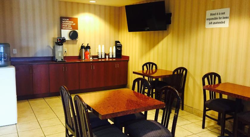 Americas Best Value Inn & Suites Brunswick photo