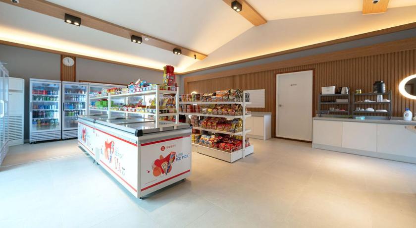 華城 Hwaseong Refreshing Glamping & Caravan 3つ星 ゲストハウス 施設