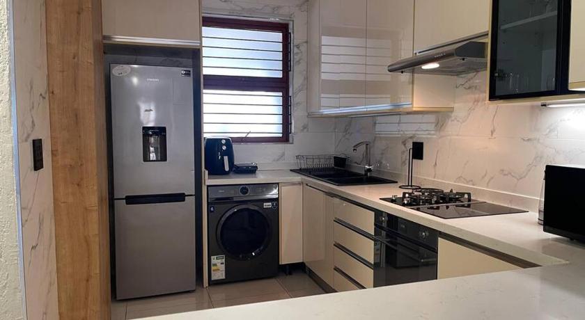 3 Bedroom Apartment in the heart of Sandton - image 12