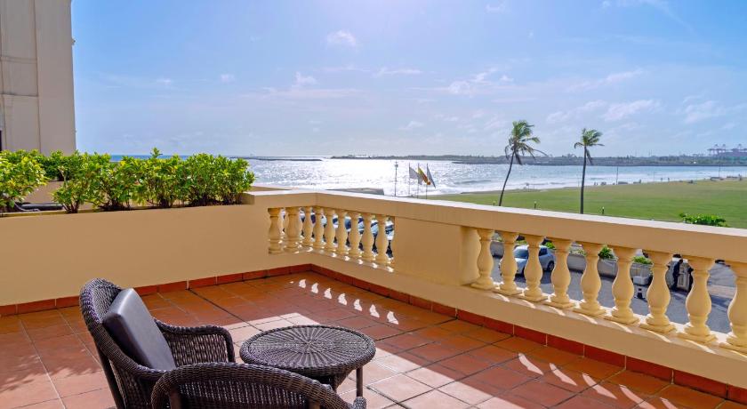 Image of Balcony Sea View Room with Cocktails daily from 5:30 PM to 7:30 PM 4