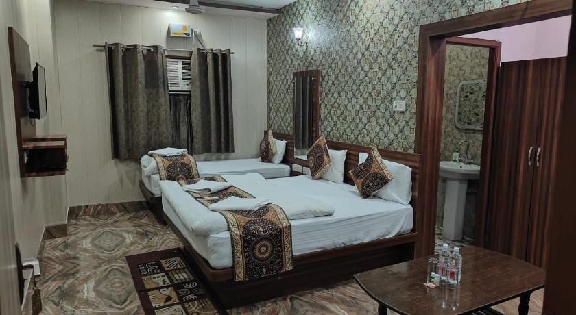 Hotel Deepak Palace