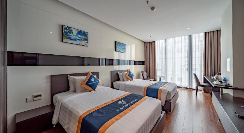 Image of Deluxe Double or Twin Room with City View 8