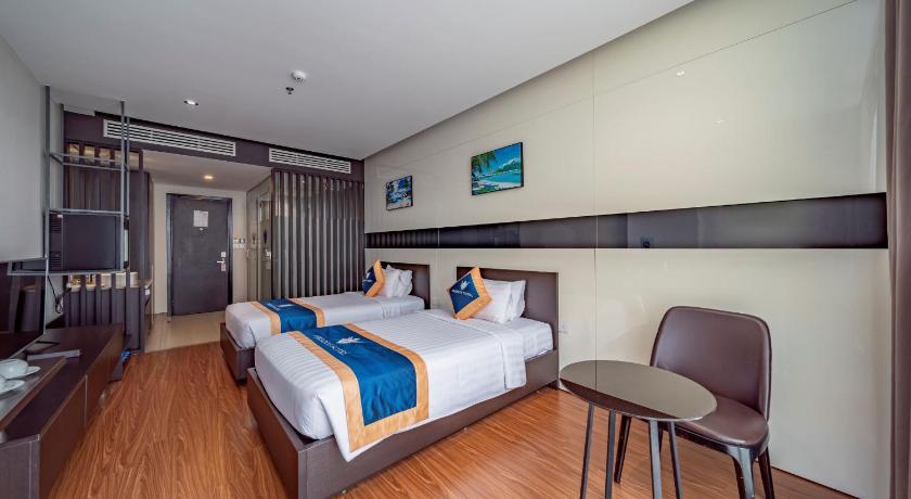 Image of Deluxe Double or Twin Room with City View 4
