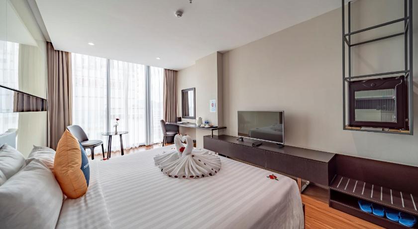 Image of Deluxe Double or Twin Room with City View 5