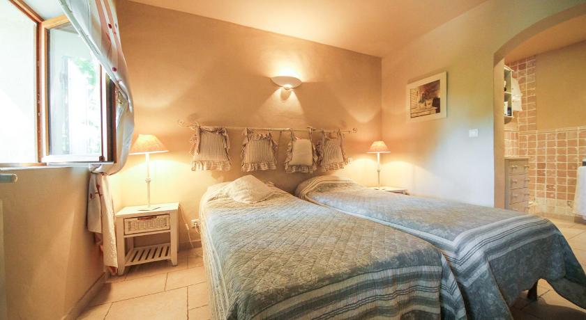 Les Carmes and spa photo