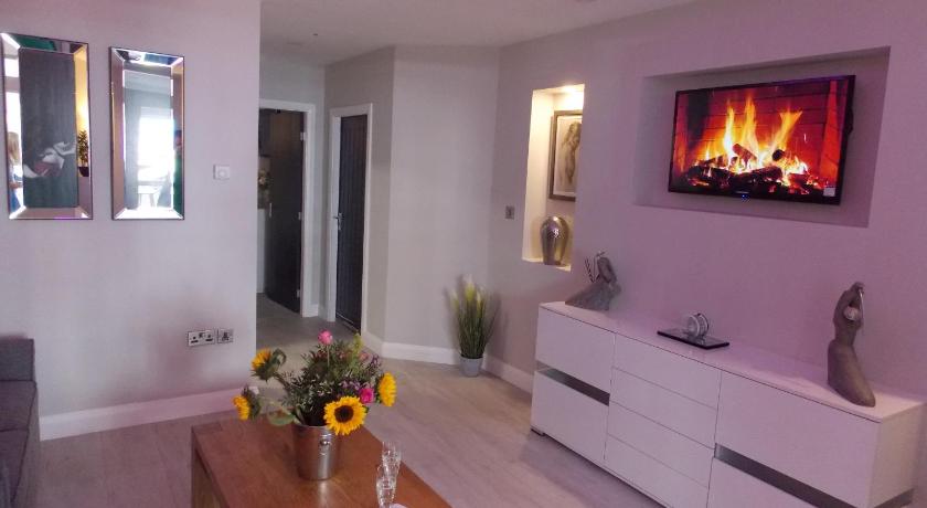 Eden Suite Sasco Apartments - image 2