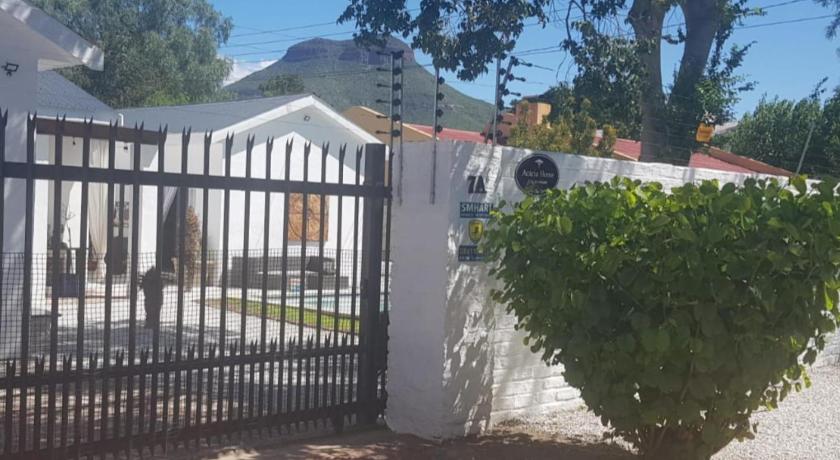 Acacia Home