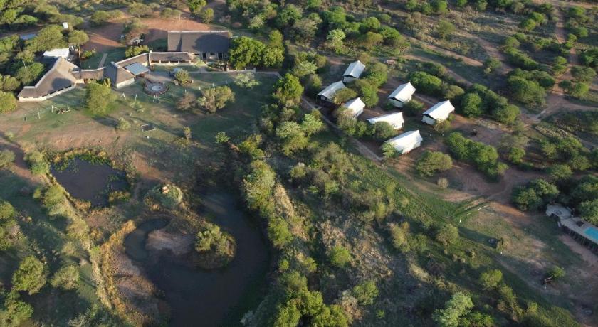 Ngata Safari Lodge