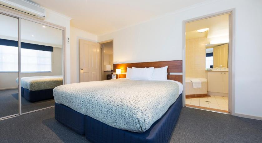 Canberra Parklands Central Apartment Hotel