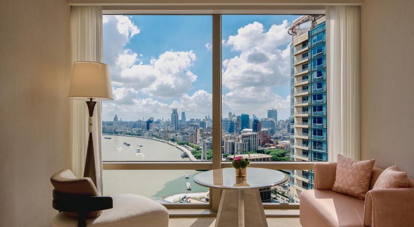 Image of 1 King Bed River View With Club Access Deluxe 5