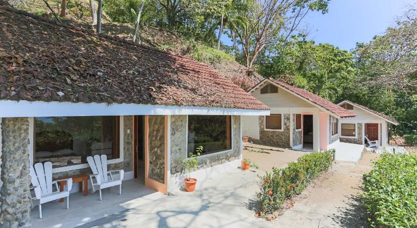 Image of One bedroom villa (on the mountain, crossing the main street) 1