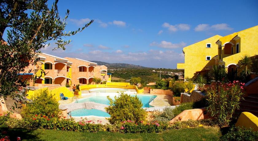 Appartamenti Residence Zodiaco — Hotel in Santa Teresa Gallura