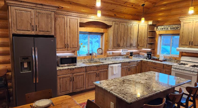 Hungry Horse Beargrass Lodging & RV Resort Accommodation room