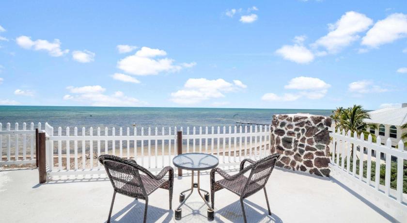 ビッグ・パイン・キー Ocean Depth Room at Barnacle Resort 4つ星 宿泊施設 レストラン
