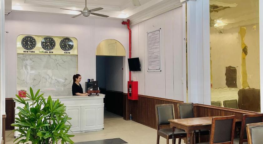 Amy Hotel Hue - image 2