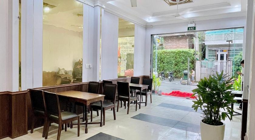 Amy Hotel Hue - image 4