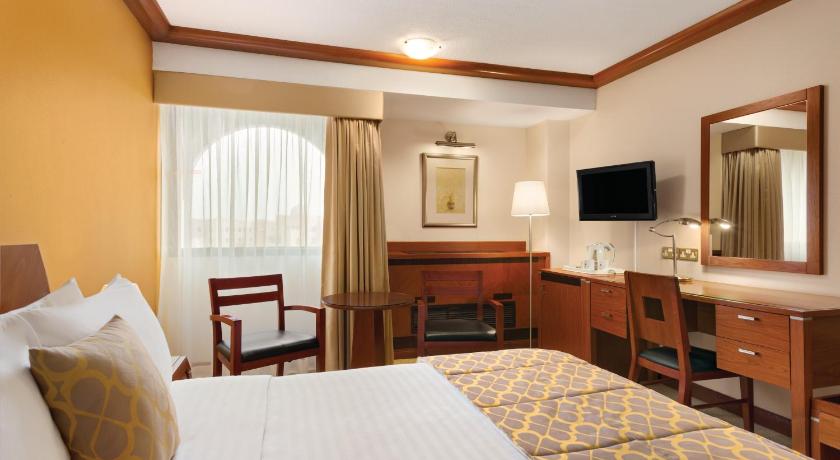 Image of 1 King Bed, Deluxe Room, Non-Smoking 5