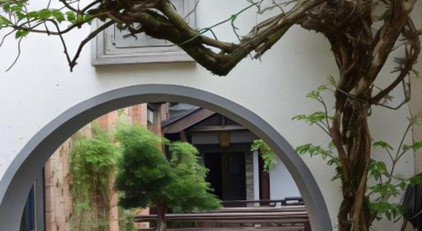 Huzhou Nanxun Luohua Old House Inn Guesthouse lobby