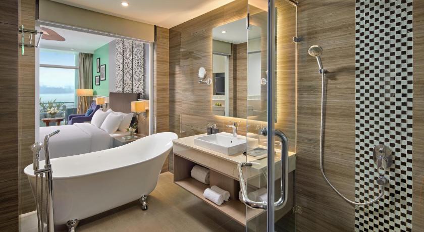 Image of Premier Lake View King Room 2