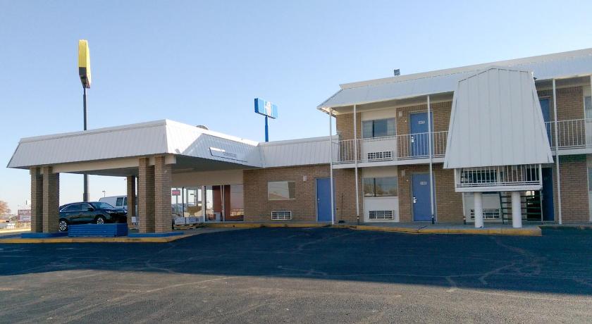 Motel 6-Clinton, OK