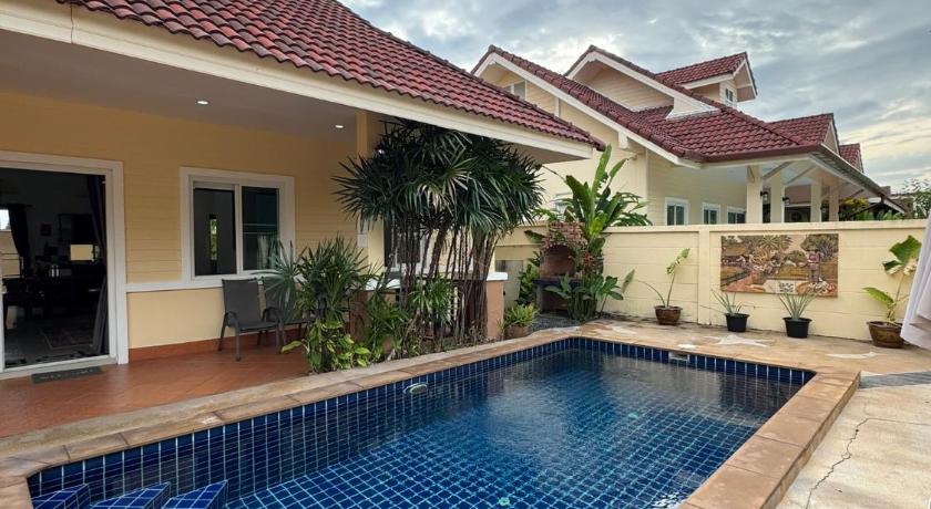 Krabi Relax private Pool Villas - 4 bedroom villas 4-Star Single Room restaurant