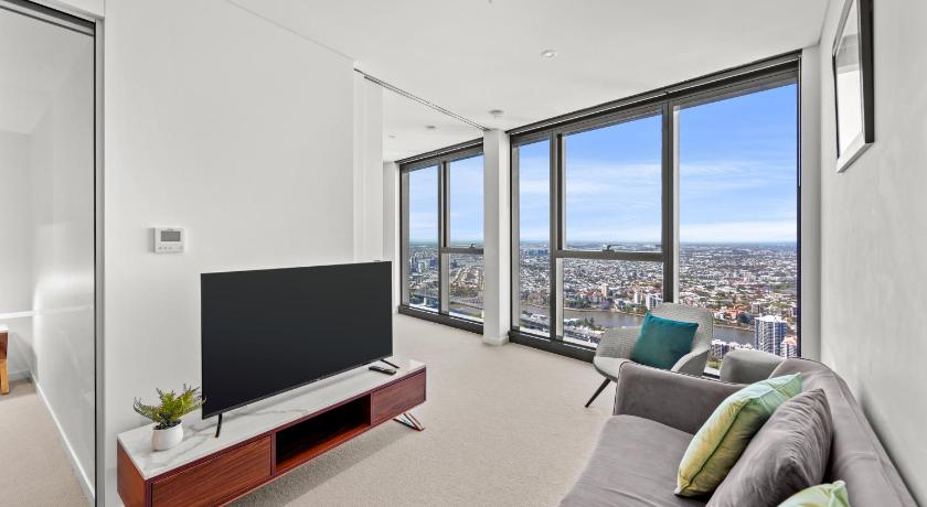 Image of 2-Bedroom Sky High View Compact Apartment with 1 Bathroom 0
