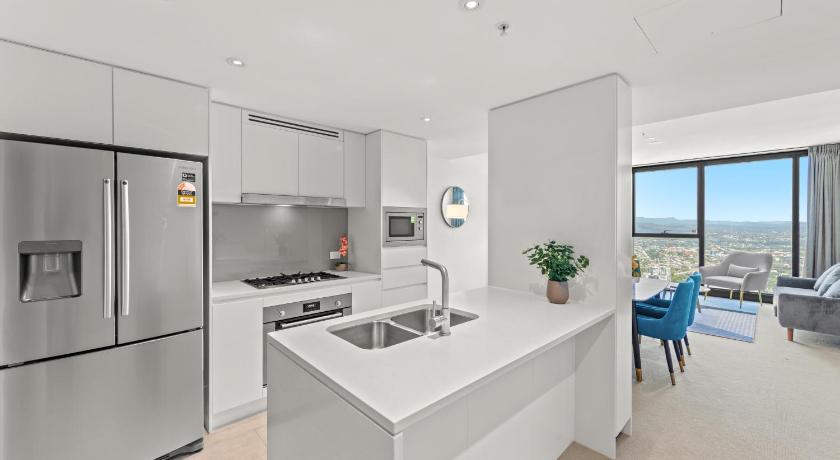Image of 3-Bedroom 2 Bathroom Sky High River View Deluxe Apartment 13