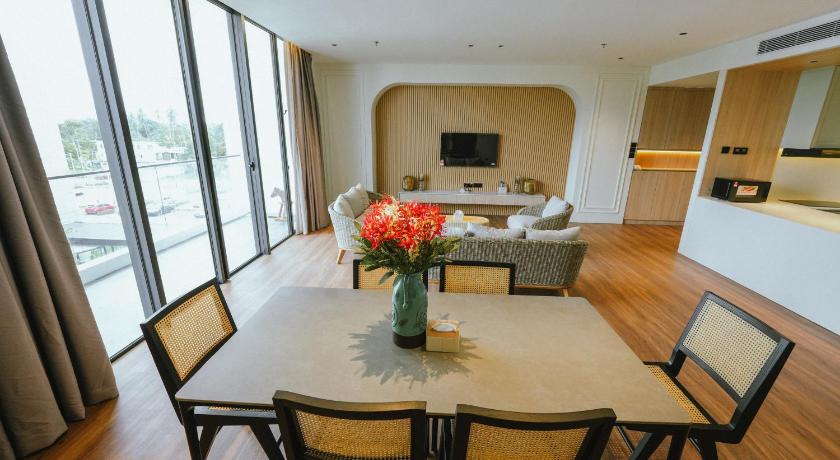 セマタン Roxy Beach Resort  4つ星 ホテル 外観