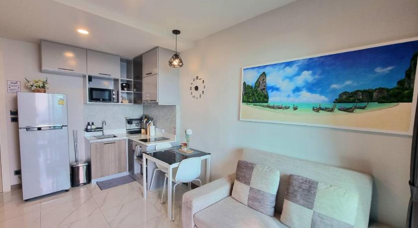 B502-hi-so 100 Sea View One Bedroom Apartment - image 2
