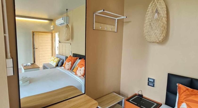 Image of Lake View Suite with Balcony 10