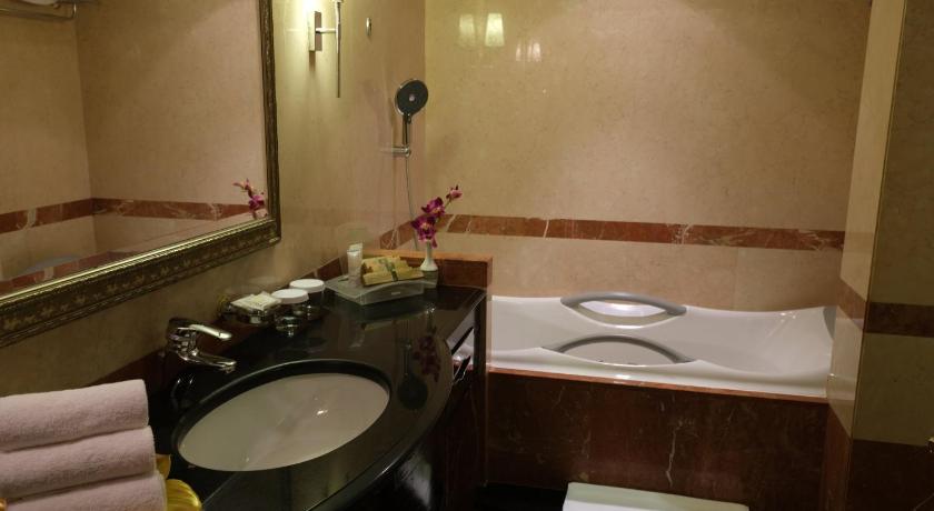 Image of 1 Bedroom Suite 1 King Kitchen 7