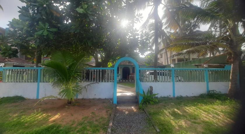 Fionn's Coconut Beach House - image 3