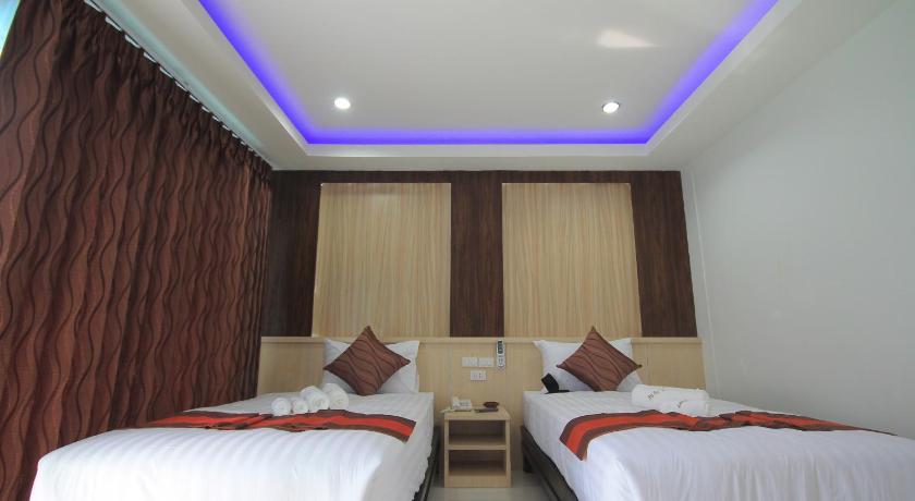 Image of Superior Pool View Twin Bed 0