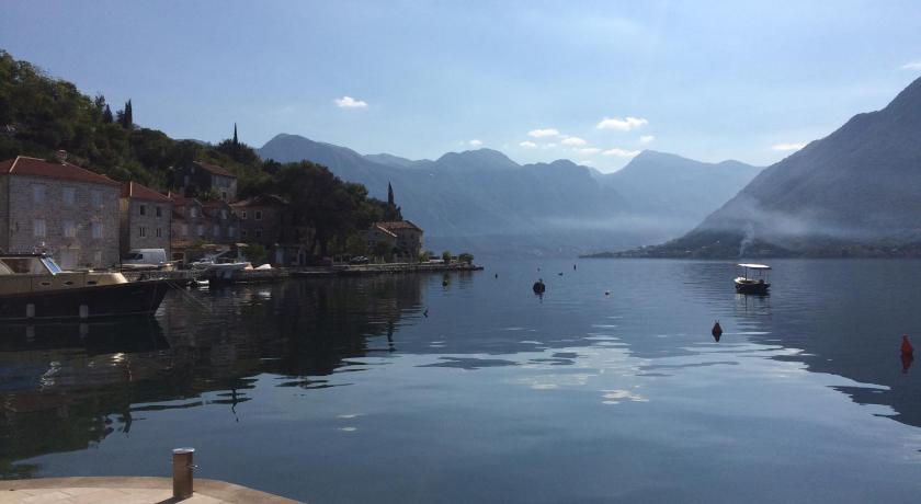 Beachfront Villa Perast photo
