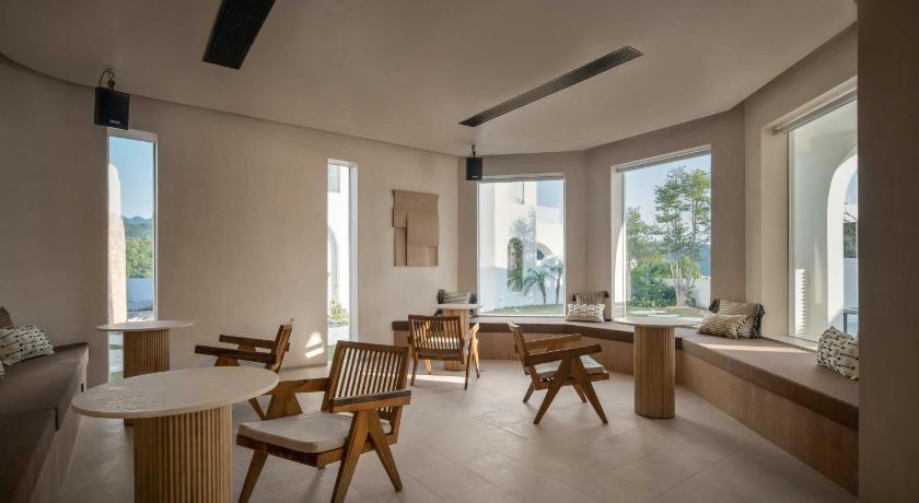 Imagen de Villa con balcón y vistas al mar (Villa Sea View with Balcony) 3