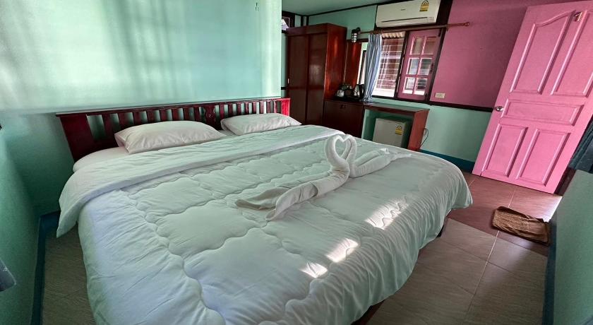 Image of Superior Room 6