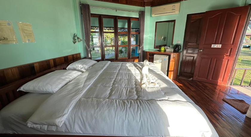 Image of Deluxe Room 3
