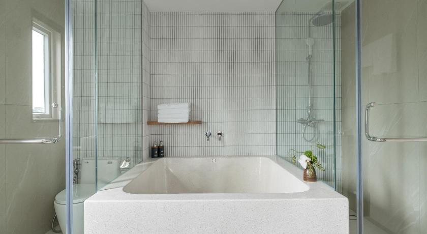 호치민 킨 호텔 타이 반 룽 (Kin Hotel Thai Van Lung) 4성급 호텔 스위트룸