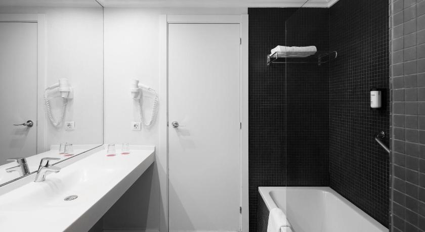 Image of Junior Suite 16