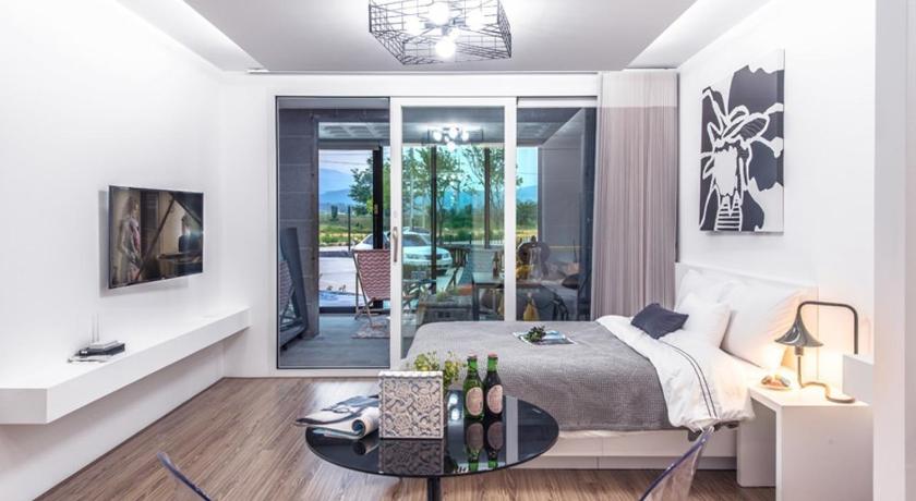 庆州 Gyeongju Dia Pool Villa Pension 2星级 民宿 泳池