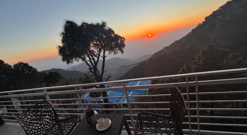 Vansathli I Near Mall Road Kasauli - image 14