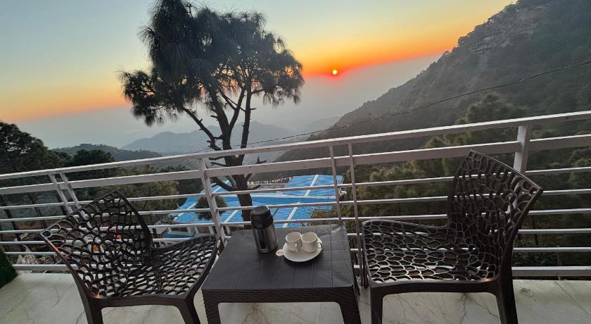 Vansathli I Near Mall Road Kasauli - image 17