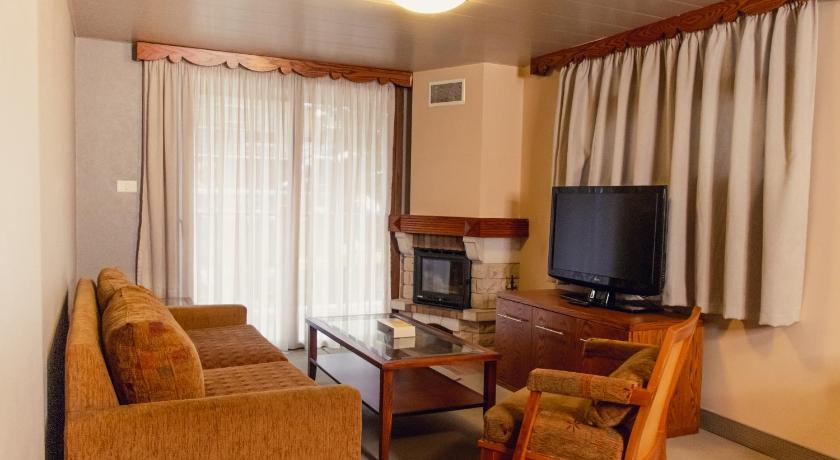 Image of One-Bedroom Suite 4