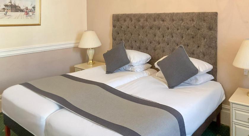 Image of Standard Twin Room 6