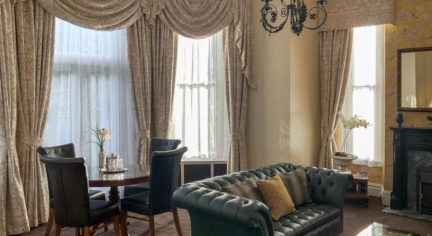 Image of One-Bedroom Suite 13
