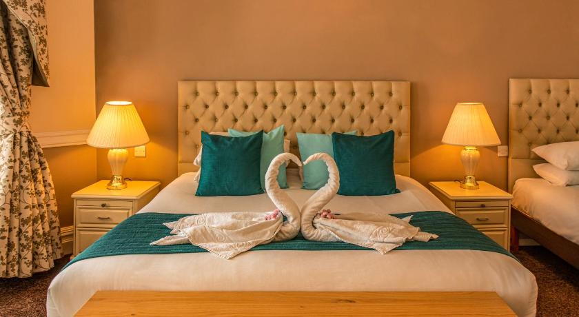 Image of Deluxe Double or Twin Room 4