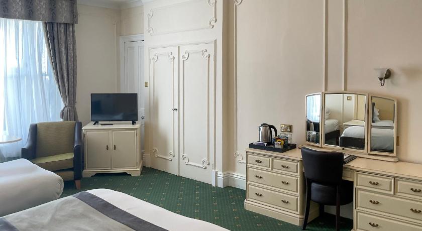 Image of Deluxe Double or Twin Room 7